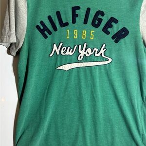 Vtg raised embroidery Tommy Hilfiger green s/p T-Shirt